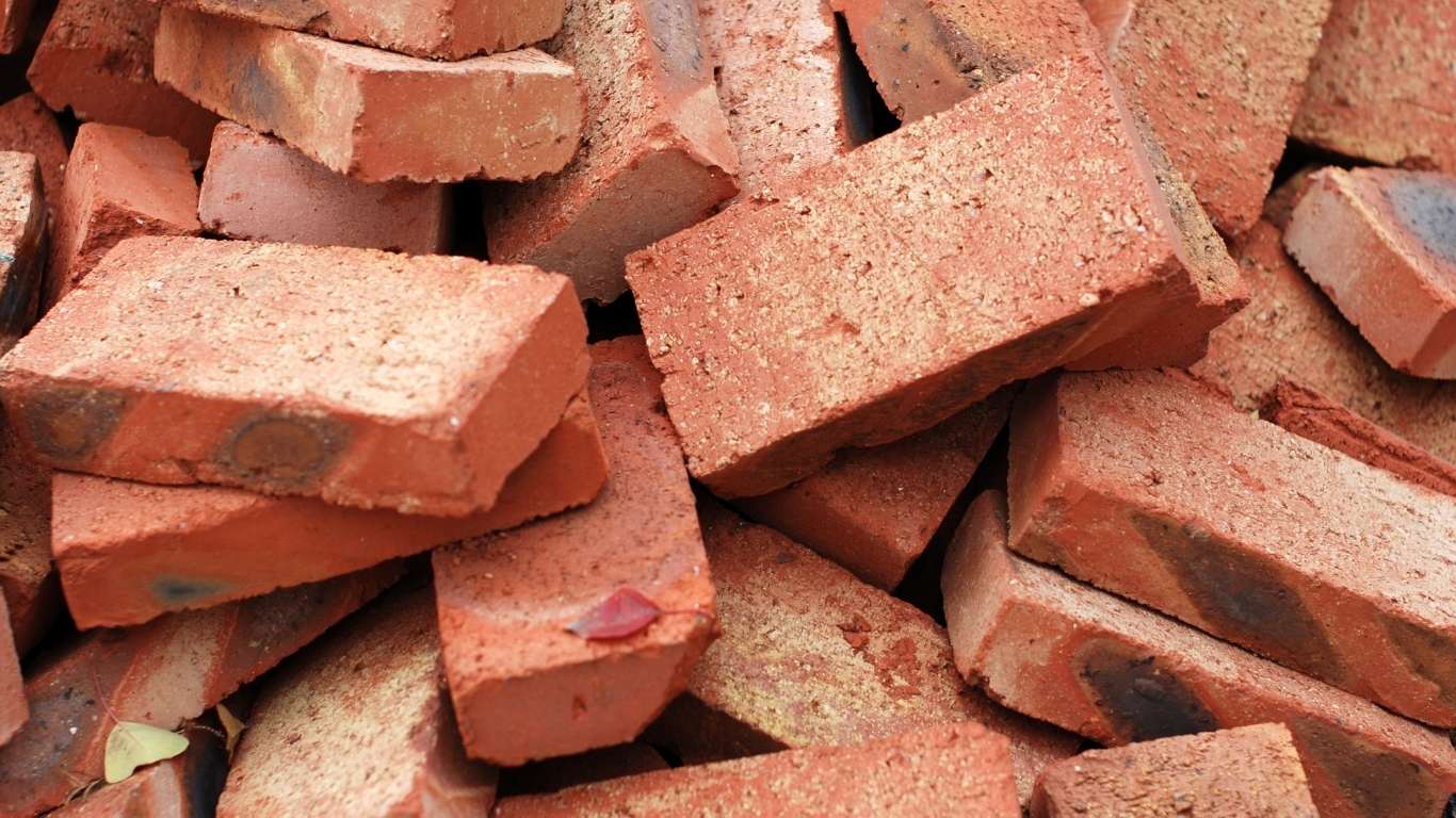 Kekurangan Batu Bata Merah